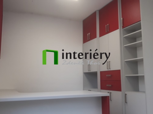 Kancelářský nábytek - bílá/červená
