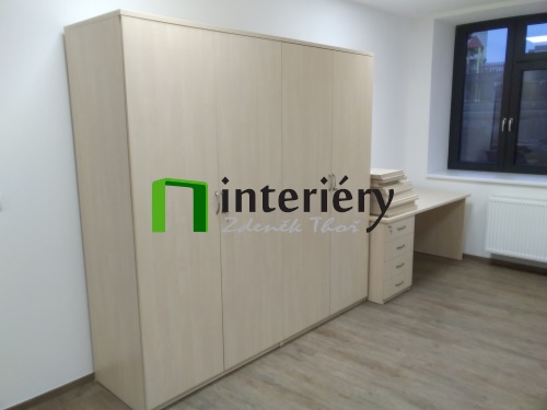 Kancelářský nábytek - světlý