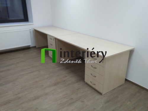 Kancelářský nábytek - světlý